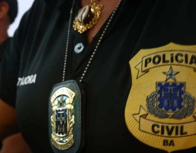 Mulher presa na Bahia após gastar R$ 8 mil em cartão da ex-patroa para pagar dívidas de drogas e apostar em jogos online