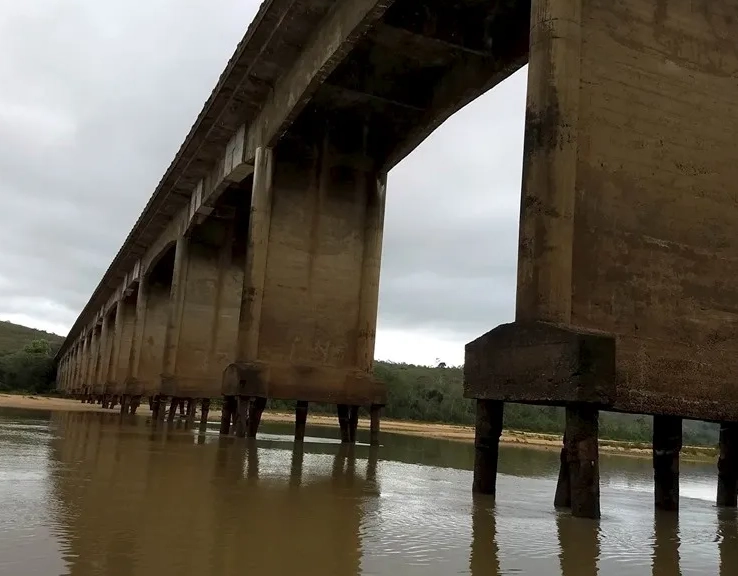 Ordem para construção de nova ponte sobre o Rio Jequitinhonha é assinada; equipamento antigo será reformado