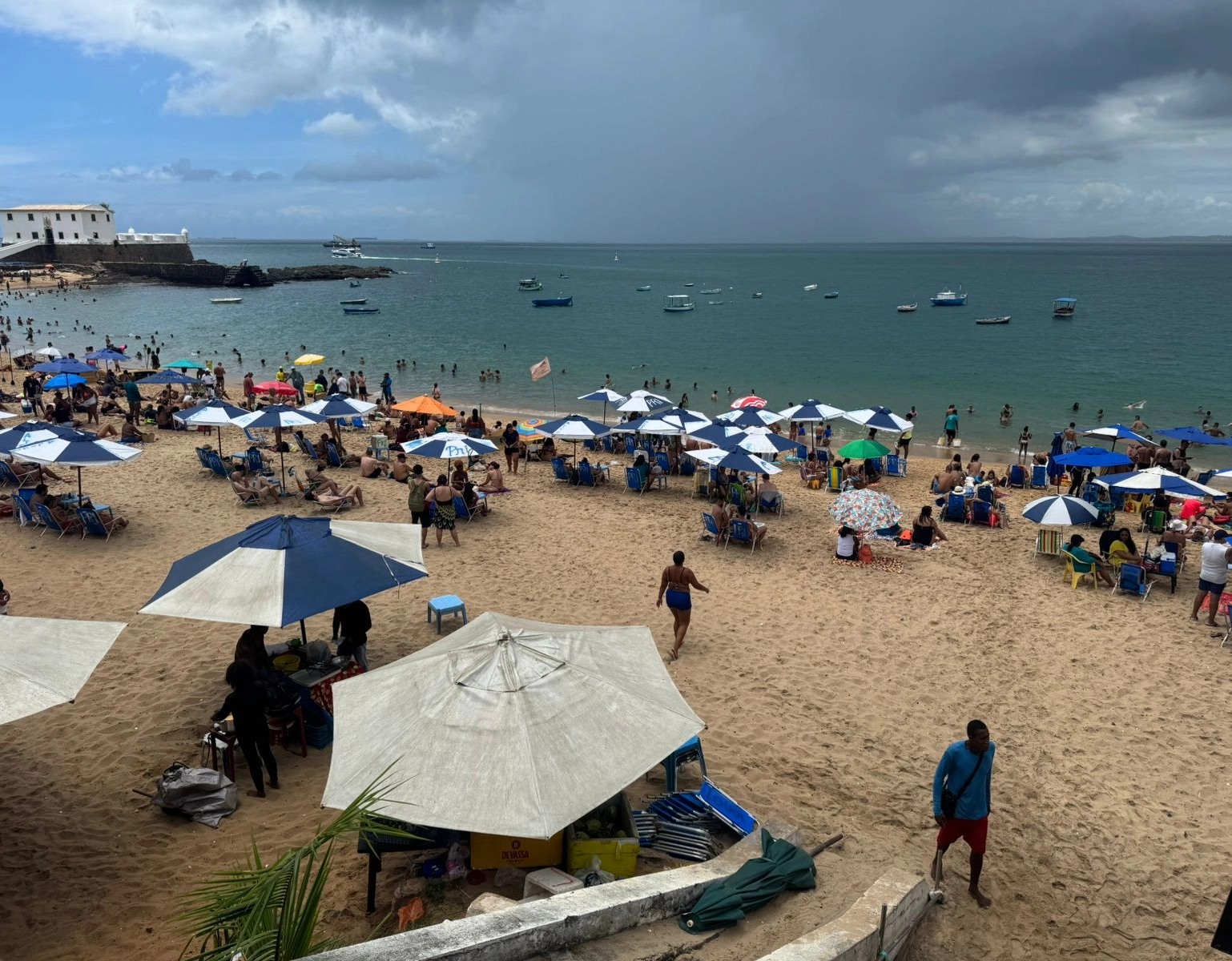 Projeto de lei propõe regulamentação da faixa de areia da praia do Porto da Barra