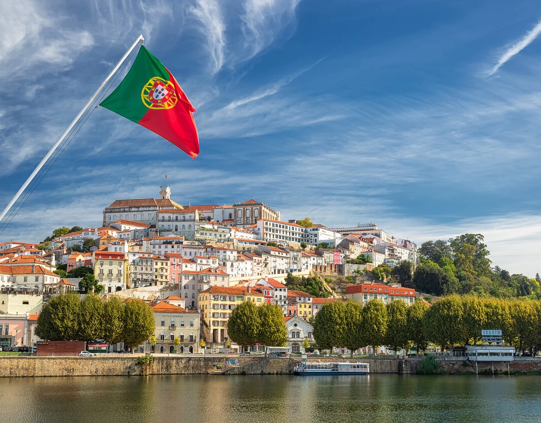 Governo de Portugal quer restringir regularização de brasileiros que entram como turistas
