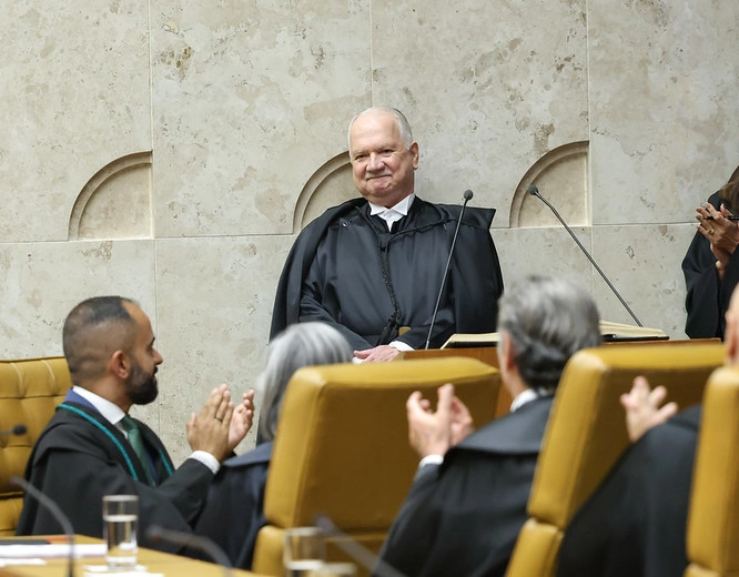Edson Fachin toma posse como presidente do Supremo Tribunal Federal