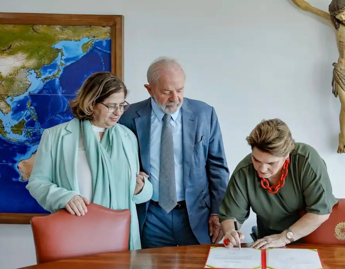 "Lula quer mulheres mais contentes e protegidas", diz nova ministra