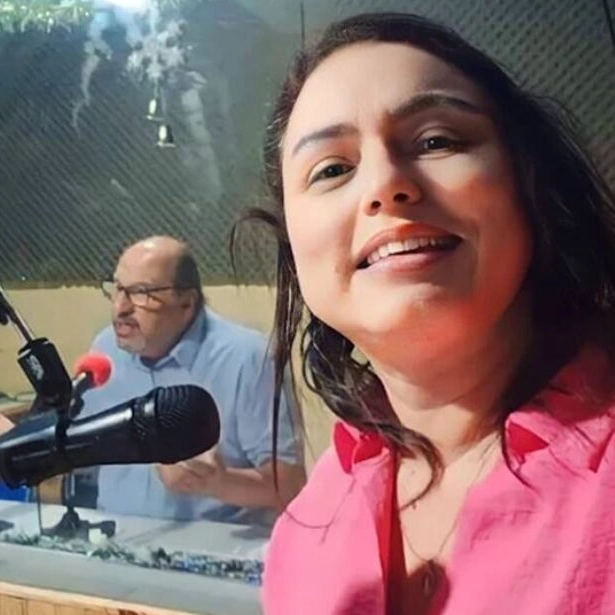 Prefeita baiana invade programa de rádio e rebate falas de ex-gestor; confira