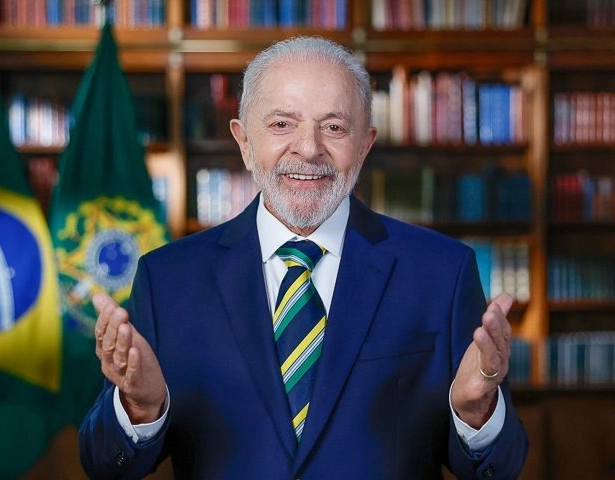 Procedimento 'foi um sucesso' e presidente Lula já está conversando