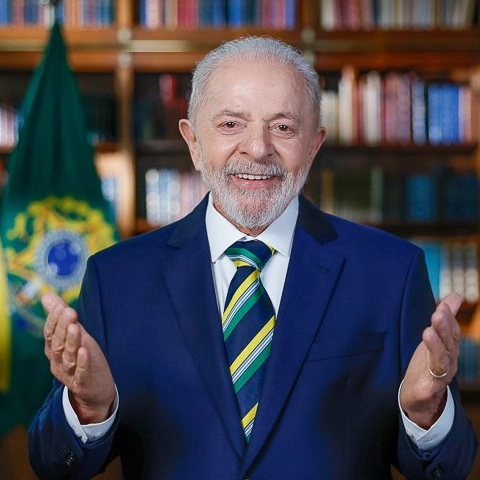 Procedimento 'foi um sucesso' e presidente Lula já está conversando