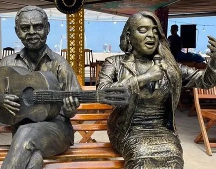 Homenagem a Preta Gil: estátua é inaugurada em Copacabana