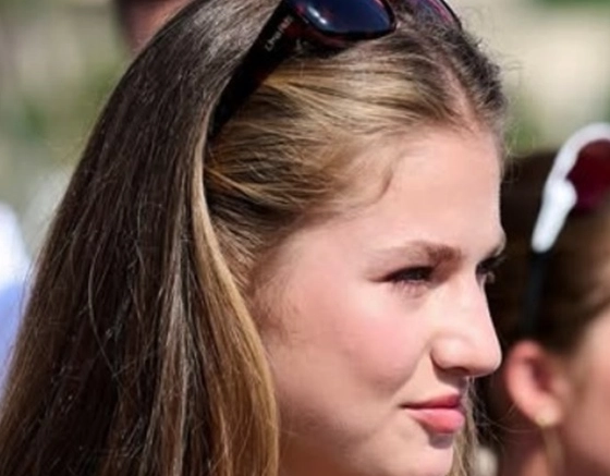 Princesa da Espanha, Leonor usa óculos de marca baiana em evento