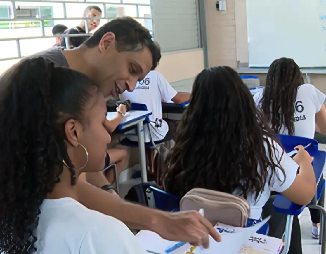Professores podem acumular cargo público, decide Congresso