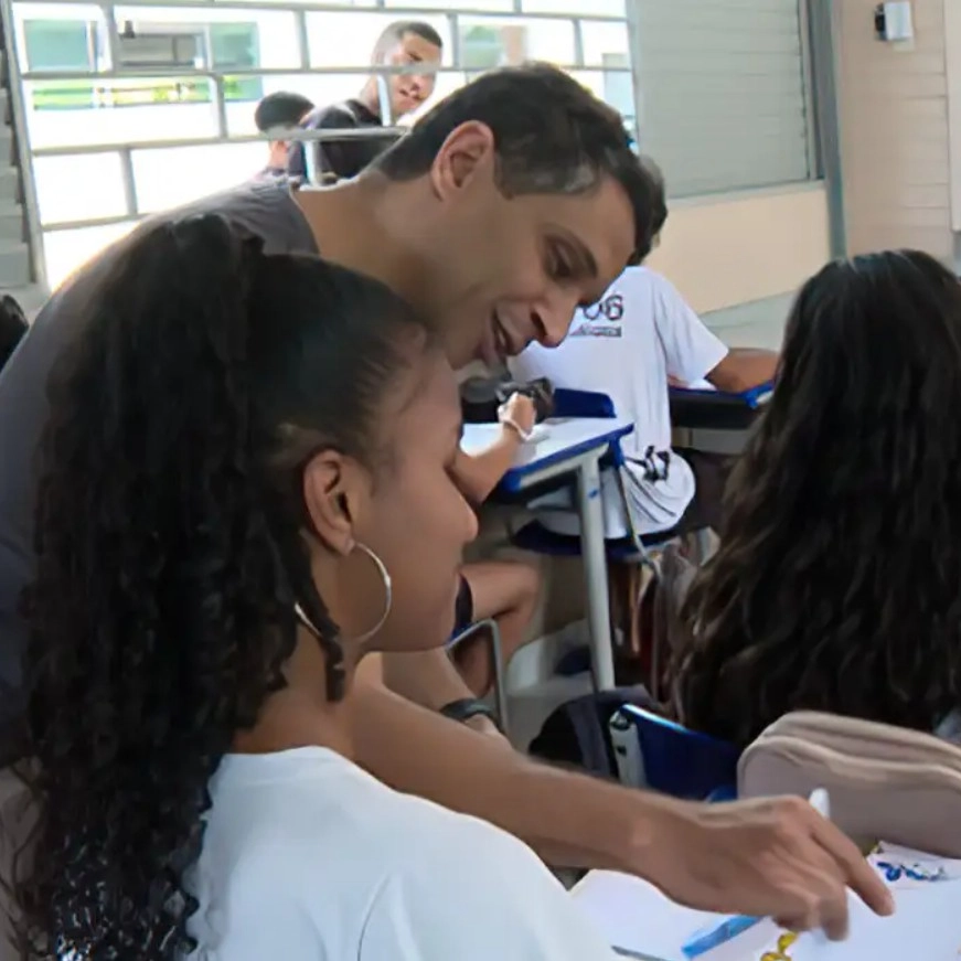 Professores podem acumular cargo público, decide Congresso