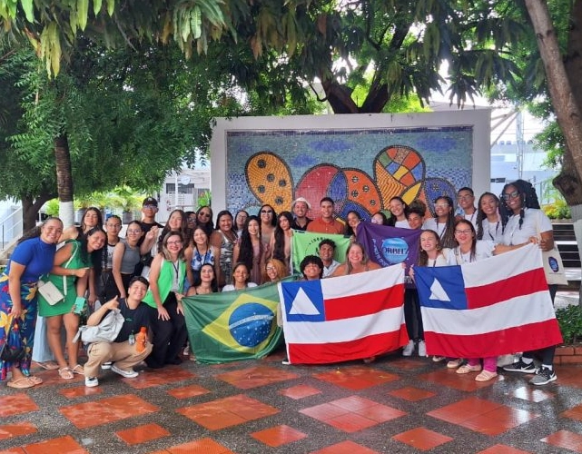 Projetos científicos de estudantes baianos são apresentados em evento na Colômbia