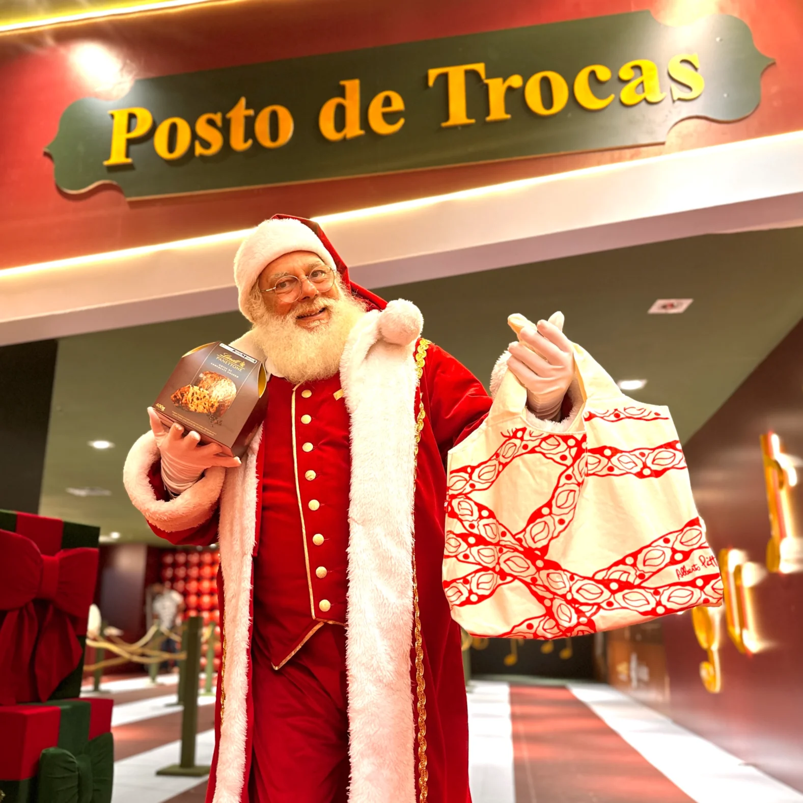 Salvador Shopping lança promoção de Natal com panettone LINDT e bolsa exclusiva