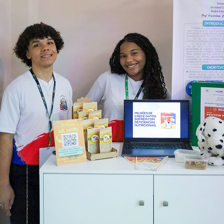 Estudantes baianos criam Whey Protein exclusivo para cães e gatos