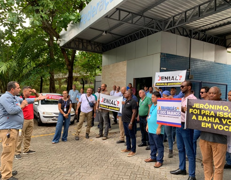 Trabalhadores da Bahiagás fazem protesto contra privatização da estatal