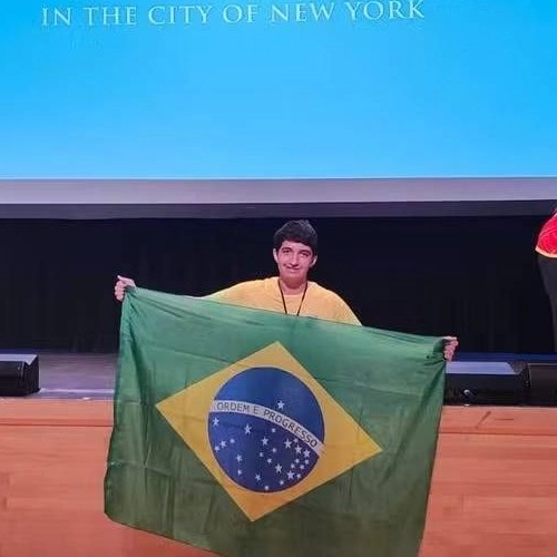 Baiano conquista medalha de ouro em olimpíada internacional de matemática