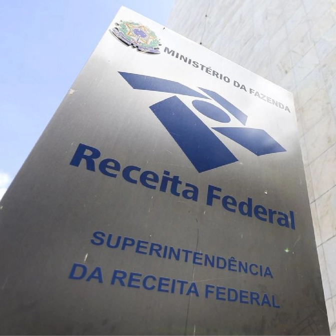 Receita Federal paga 2º lote de restituição do Imposto de Renda