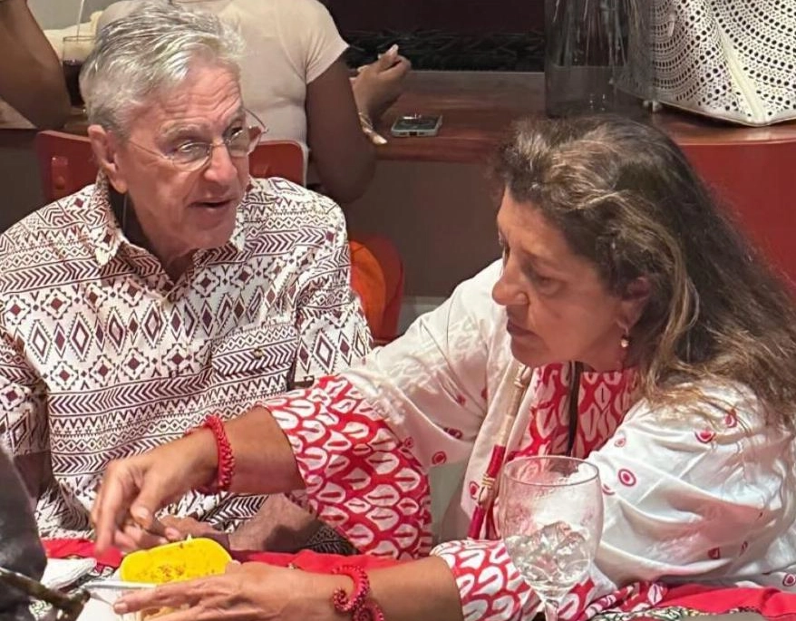 Assista: Caetano Veloso marca presença em aniversário de Alberto Pitta e Xande de Pilares