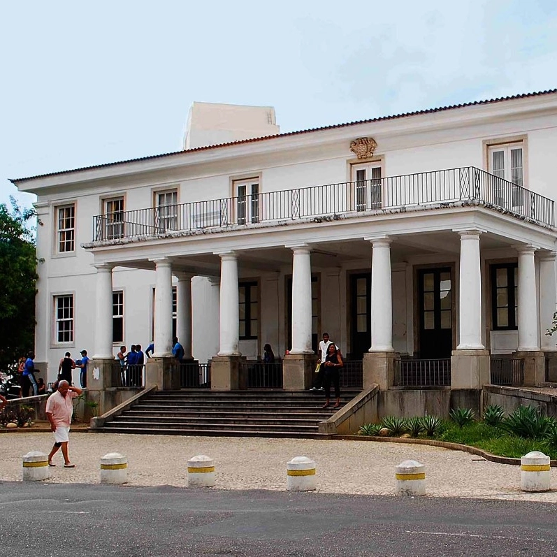 Professores da Ufba fazem assembleia e decidem permanecer em greve