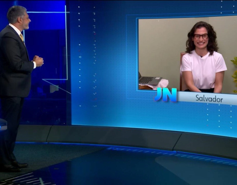De surpresa, Jornal Nacional é apresentado da casa de uma família em Salvador