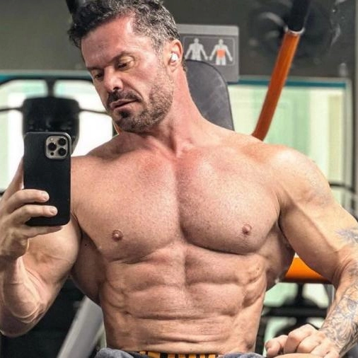 Influencer fitness Renato Cariani é alvo de operação da PF que mira tráfico de drogas