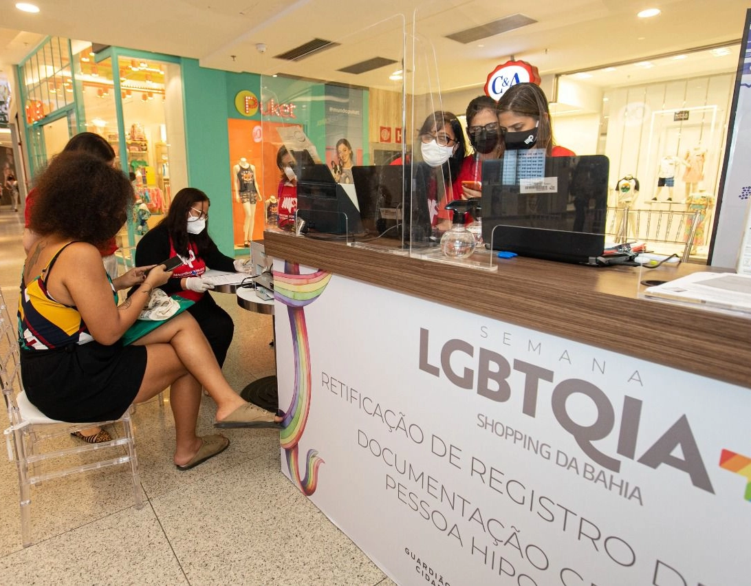 Começa em Salvador mutirão de retificação de registro civil para pessoas transexuais, travestis e não binárias; Saiba o que precisa