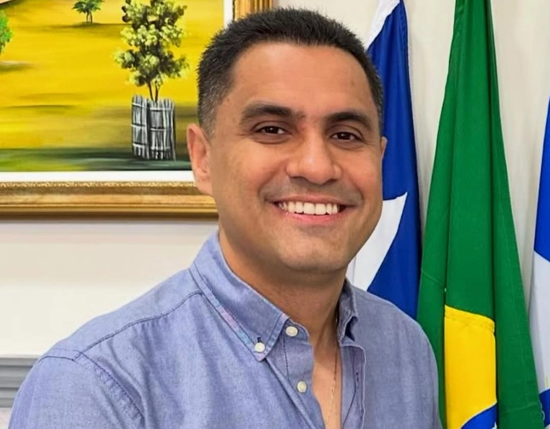 Ex-prefeito de Itaberaba é multado em R$ 1,5 mil por suposta 'servidora fantasma'