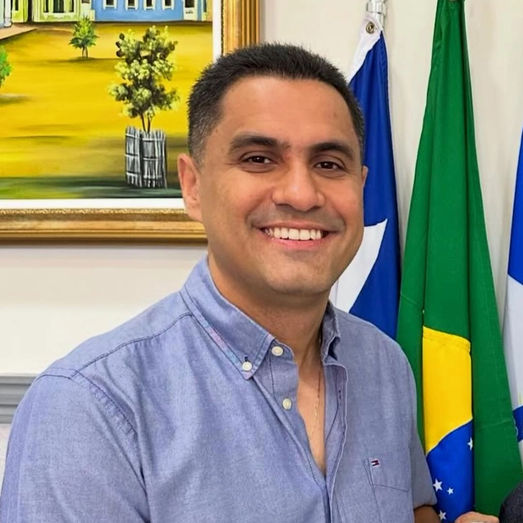 Ex-prefeito de Itaberaba é multado em R$ 1,5 mil por suposta 'servidora fantasma'