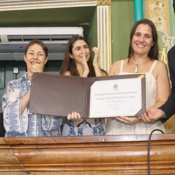 Ruth Buarque, gestora da Pracatum, recebe Título de Cidadã de Salvador