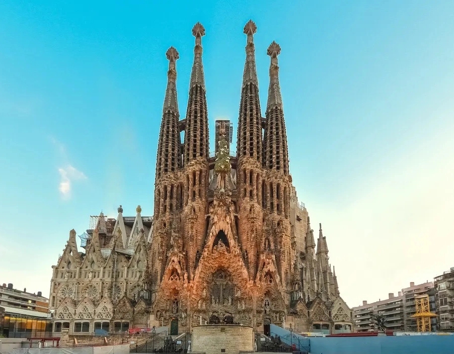 Obra da Basílica da Sagrada Família, em Barcelona, tem uma nova data para conclusão; saiba mais