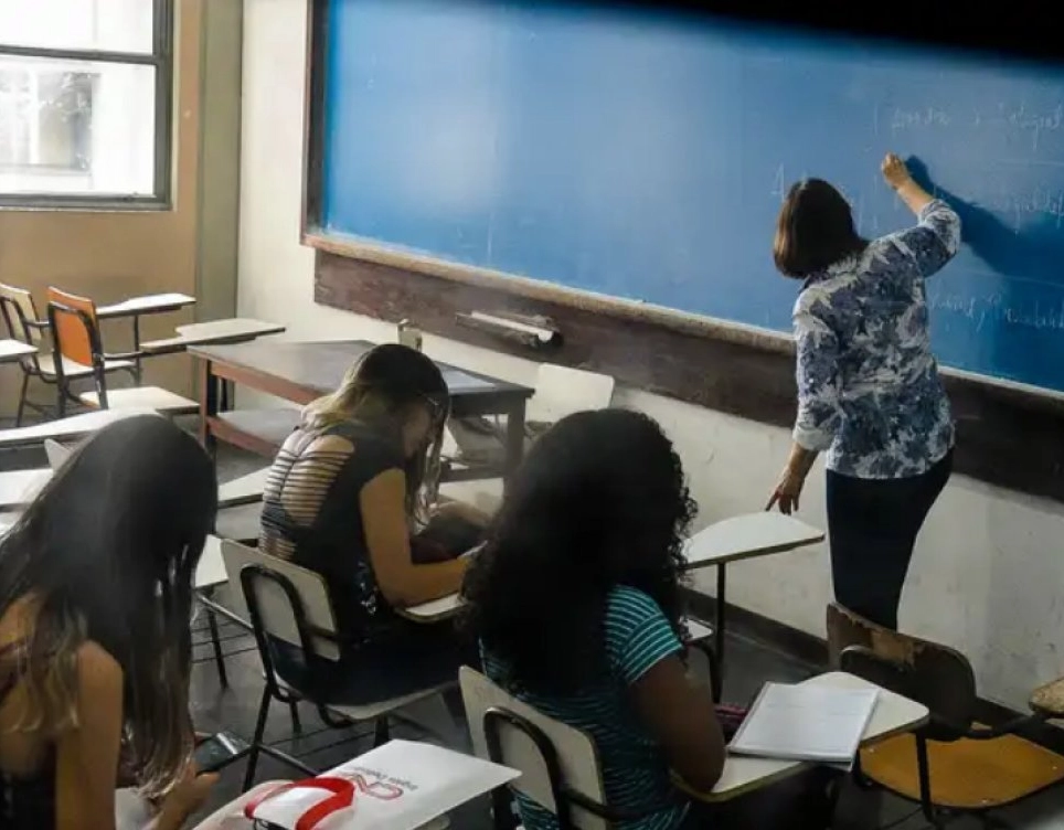 Projeto de Lei obriga escolas a notificar casos de automutilação e suicídio
