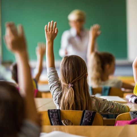 Projeto de lei que cria bolsas para alunos do Ensino Médio é aprovado no Senado