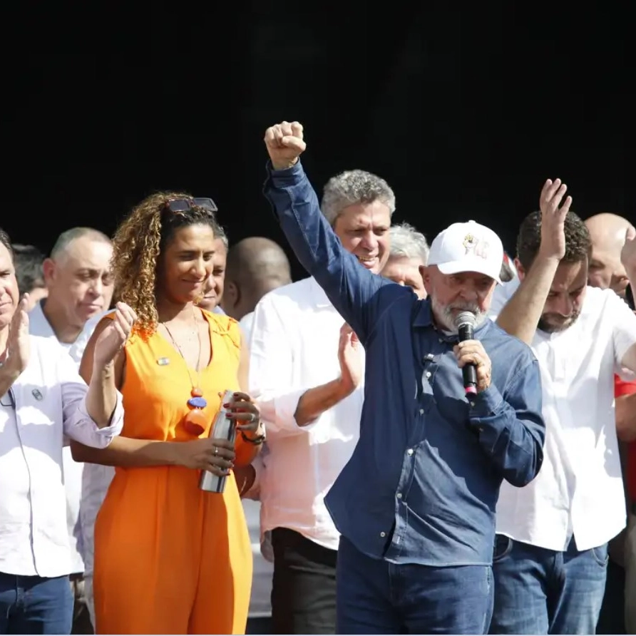 Lula sanciona reajuste da tabela do IR em evento no Dia do Trabalho