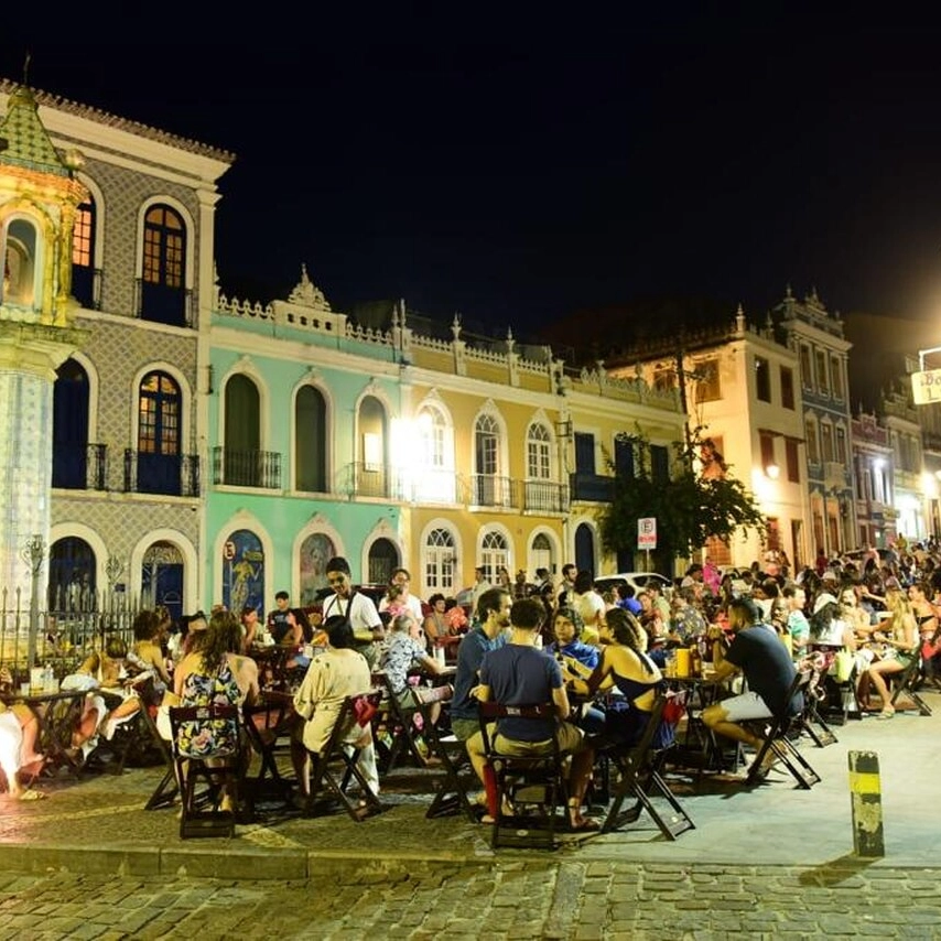 Largo de Santo Antônio recebe evento com vinhos, ostras e música