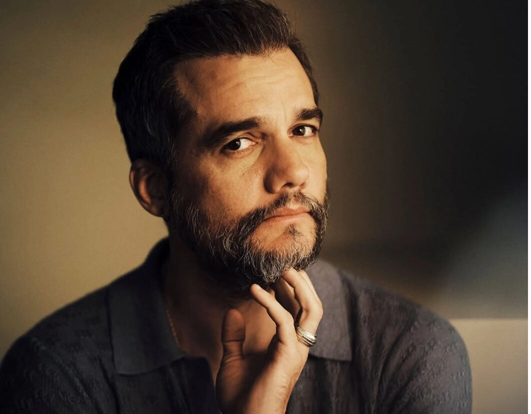 Espetáculo com Wagner Moura terá sessões extras de espetáculo em Salvador