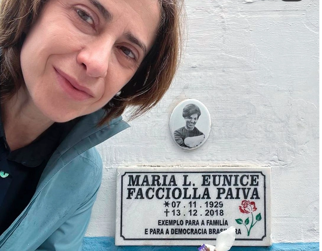 Fernanda Torres presta homenagem a Eunice Paiva: 'Exemplo para a família e para a democracia brasileira'