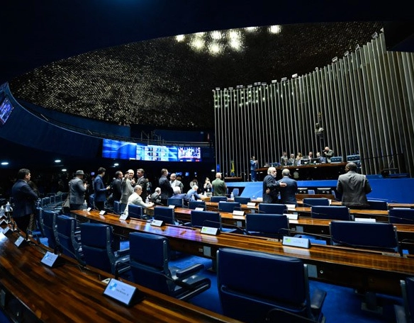 Senado aprova isenção do IR para quem ganha até R$ 3,06 mil