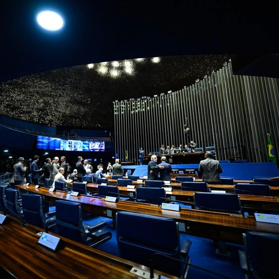 Senado aprova isenção do IR para quem ganha até R$ 3,06 mil