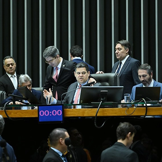 Congresso aprova LDO de 2026 e antecipa liberação de recursos