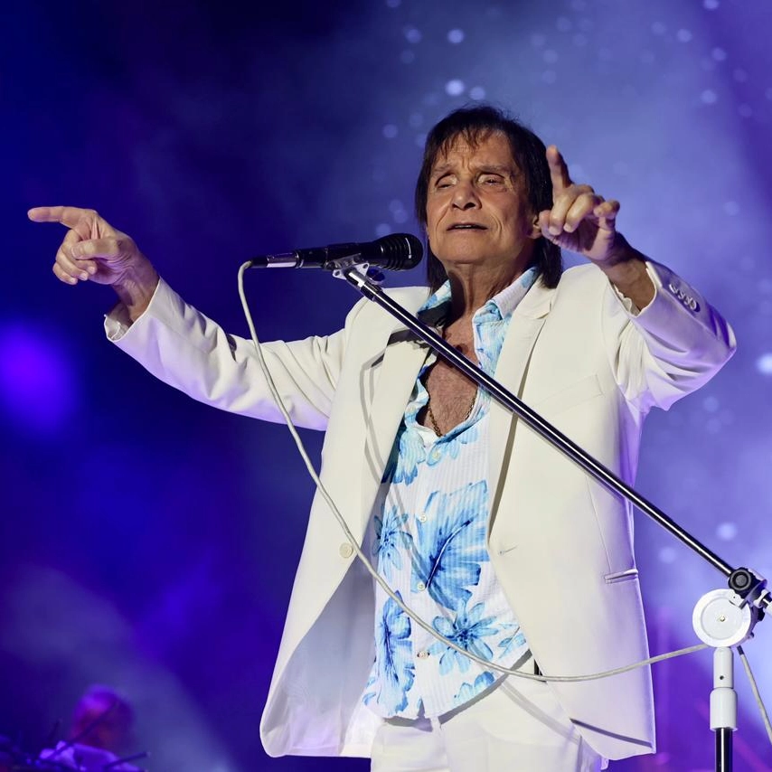 Roberto Carlos encerra programação do Natal Salvador com apresentação histórica