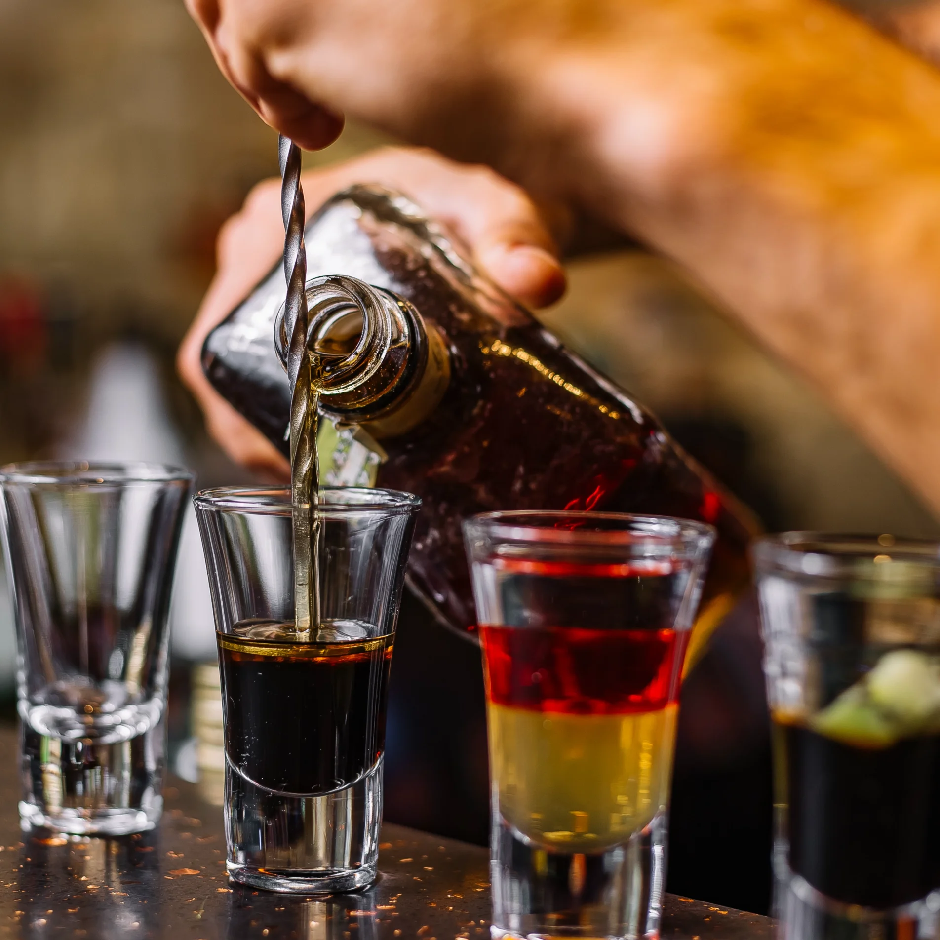 São Paulo registra cinco mortes suspeitas por bebidas com metanol