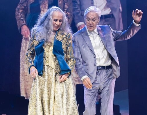 Caetano Veloso e Maria Bethânia lançam releitura de 'Fé' de IZA