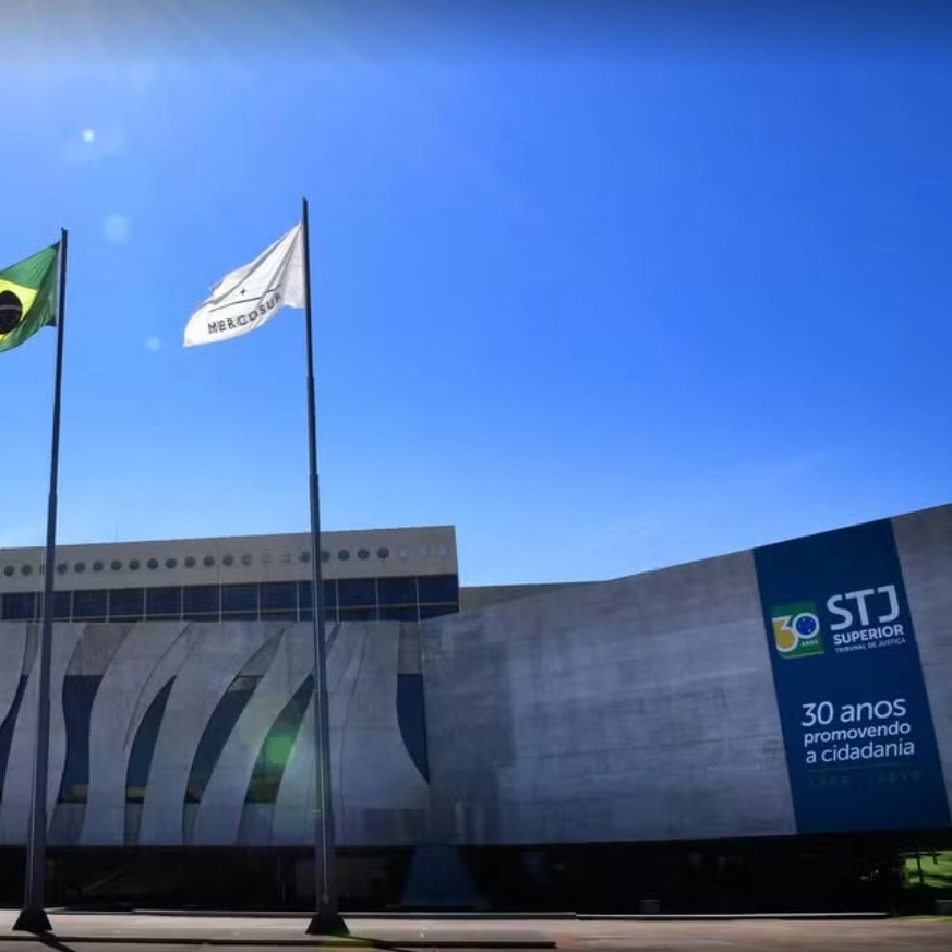 Decisão inédita do STJ reconhece gênero não-binário em registro civil