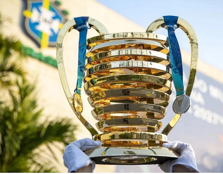 Taça da Copa do Nordeste será exposta em shopping de Salvador neste fim de semana