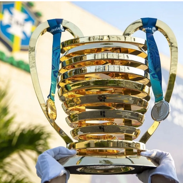 Taça da Copa do Nordeste será exposta em shopping de Salvador neste fim de semana