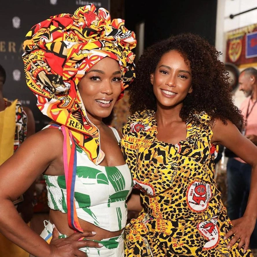 Taís Araújo e Angela Bassett se encontram na sede do Ilê Aiyê em Salvador