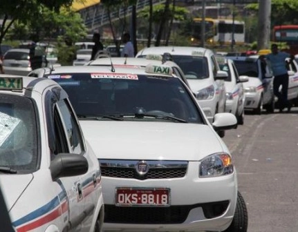 Prefeitura lança edital de credenciamento para novos taxistas em Salvador