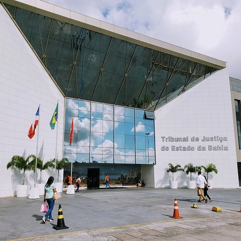 TJ-BA contrata empresa para fornecimento de togas e acessórios para magistrados