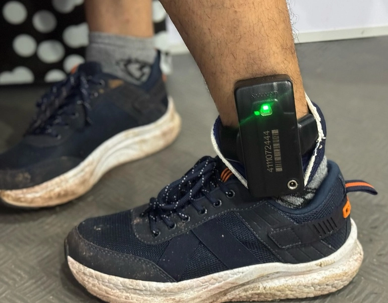 Vereadora de Salvador quer que suspeitos de violência doméstica usem tornozeleira de cor rosa