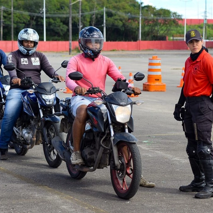 Transalvador inicia treinamento gratuito de pilotagem segura