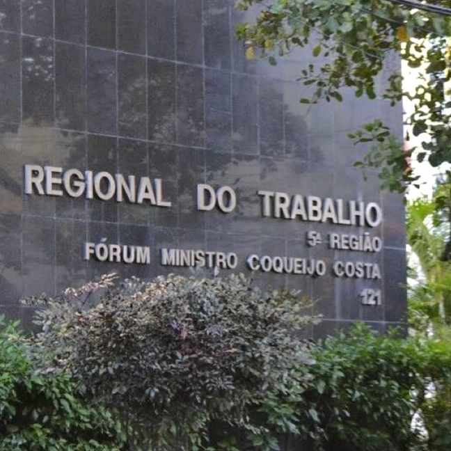 Atendente de restaurante é demitida por justa causa por apresentar seis atestados falsos