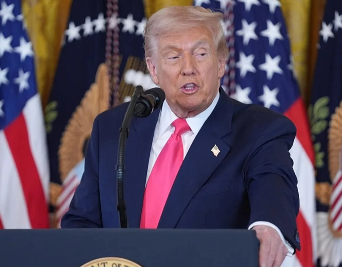 Trump acusa democratas de “farsa” e pede inquérito sobre Epstein e Clinton